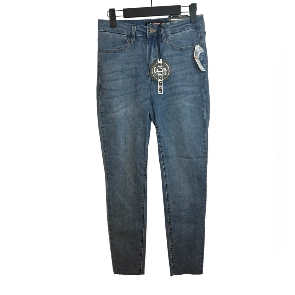 NWT Dollhouse Curvy Raw Hem High Rise Skinny Jeans
